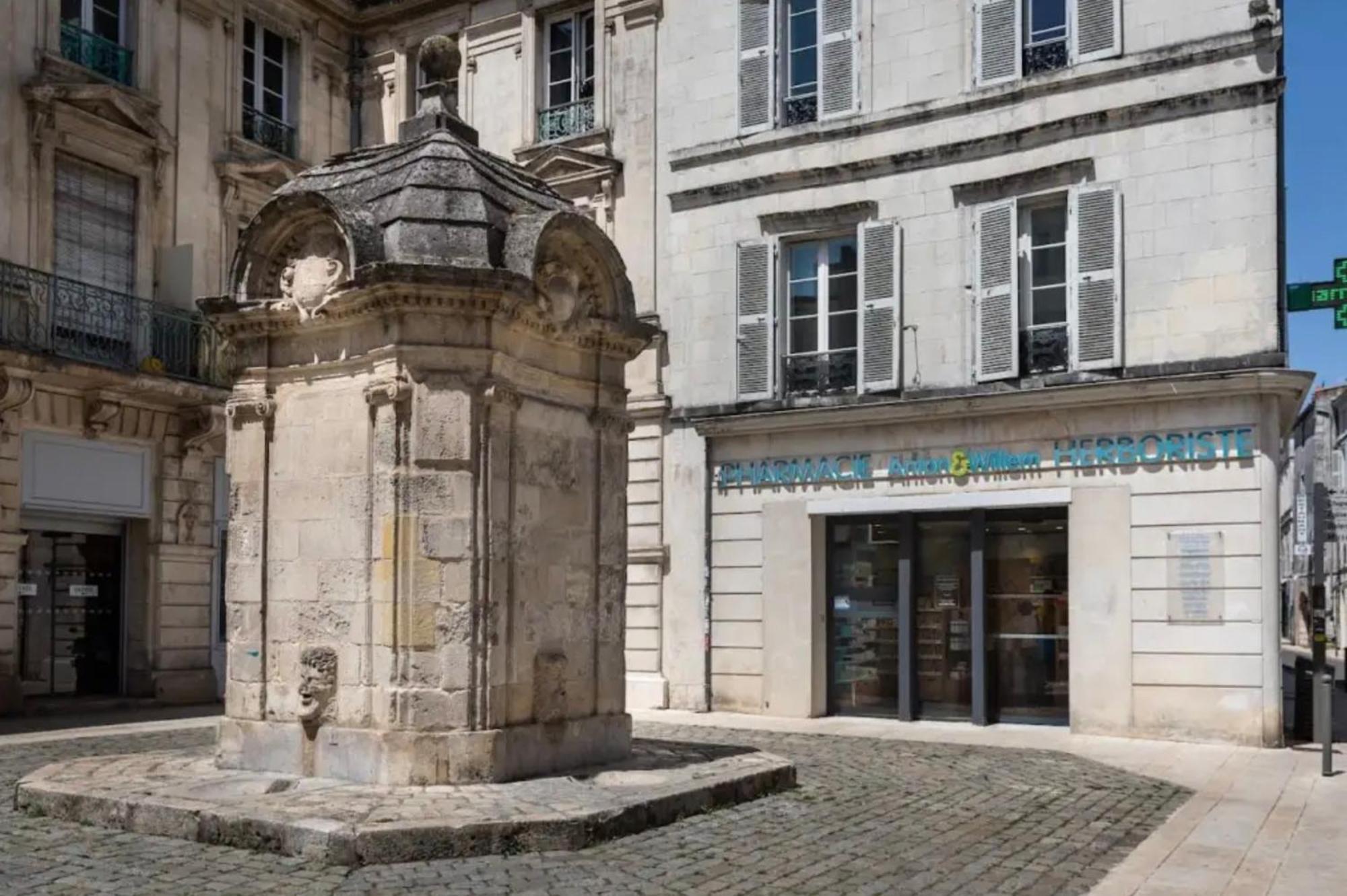 Les Apparts de Charly-Le Duplex du Marché La Rochelle  Exterior foto